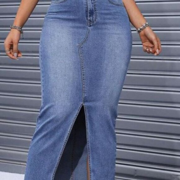 BRAND NEW (out of box) Denim Dress - one piece halter - Picture 3 of 9